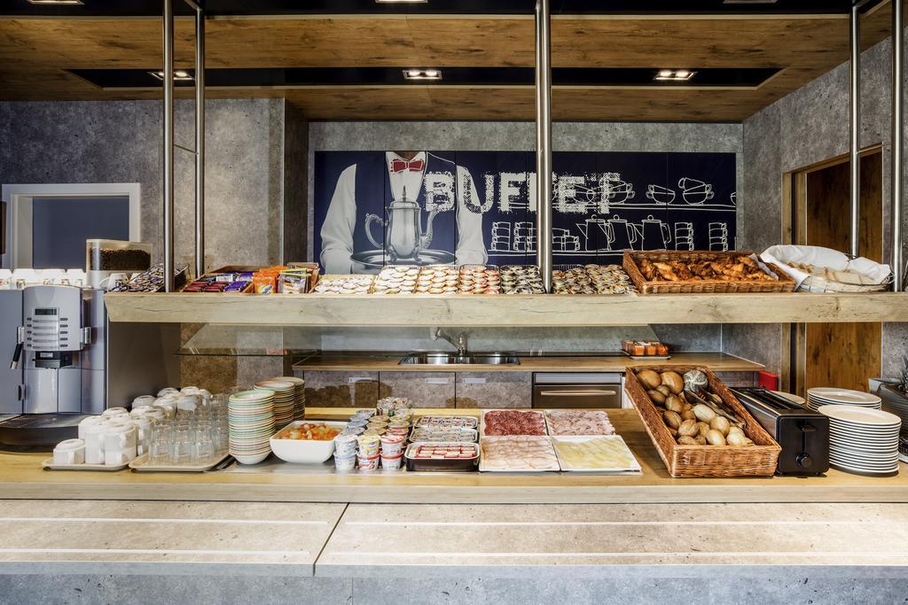 Ibis Budget Bern Expo Экстерьер фото