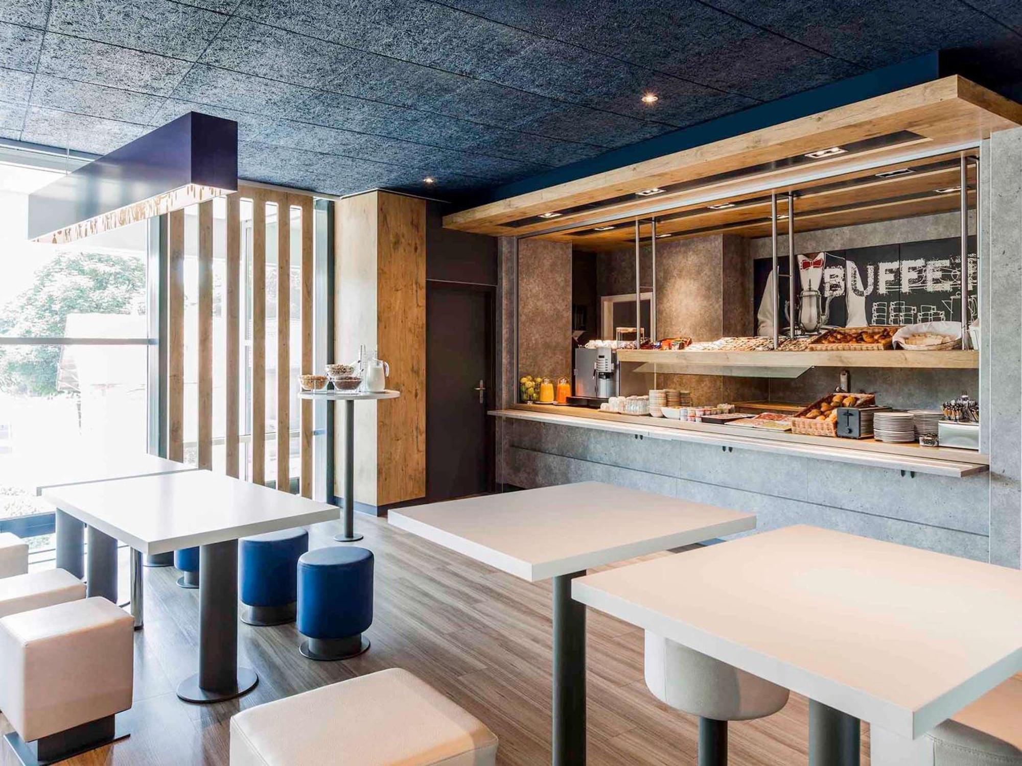 Ibis Budget Bern Expo Экстерьер фото