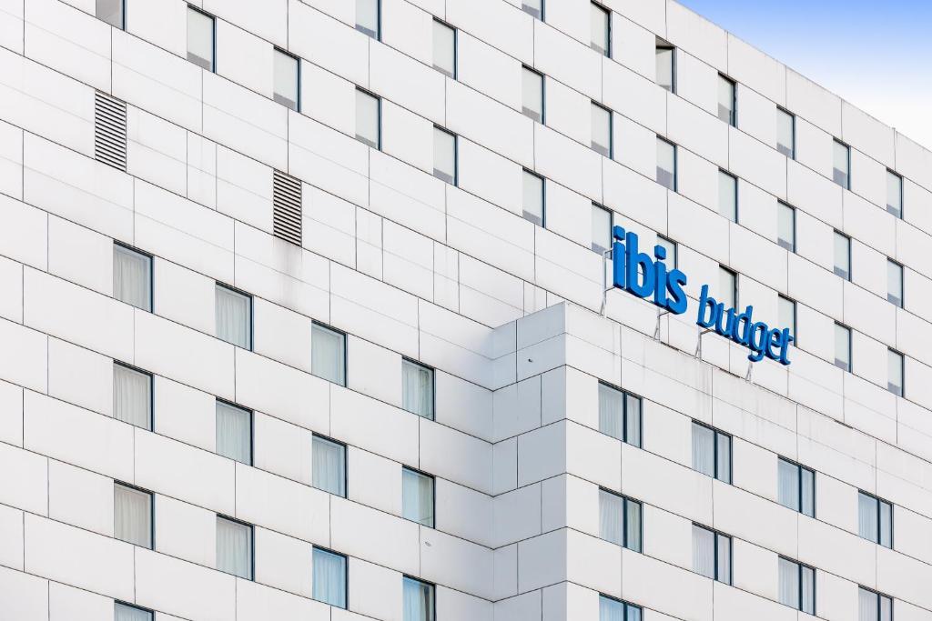 Ibis Budget Bern Expo Экстерьер фото