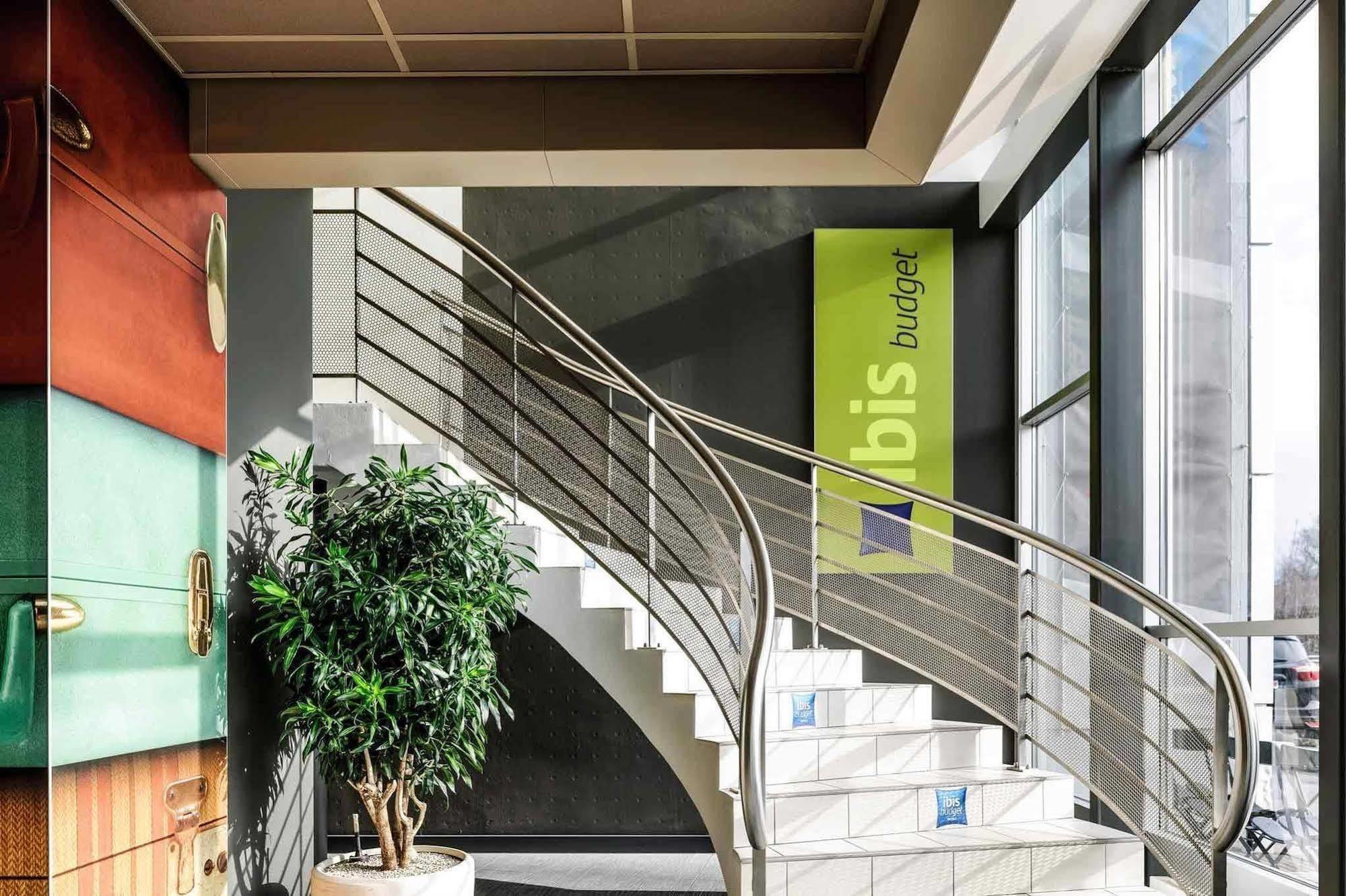 Ibis Budget Bern Expo Экстерьер фото